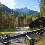 Zentrale In Mit Zugspitzblick * Garmisch-Partenkirchen
