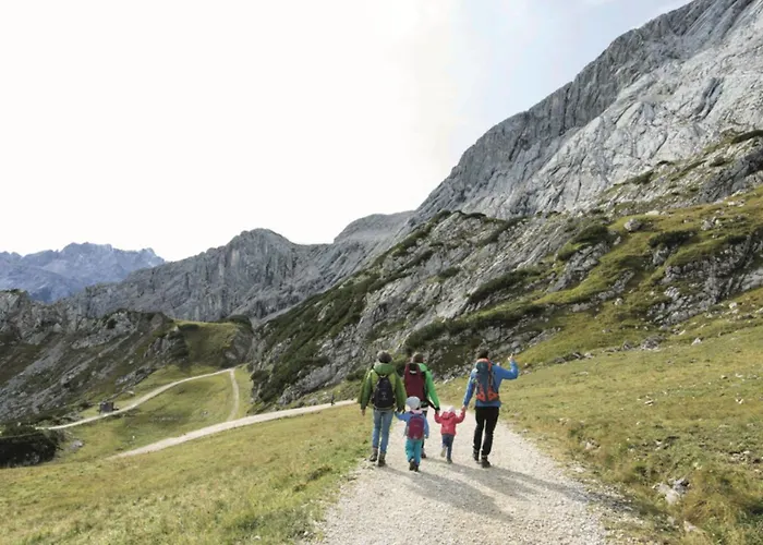 Zentrale In Mit Zugspitzblick Apartment